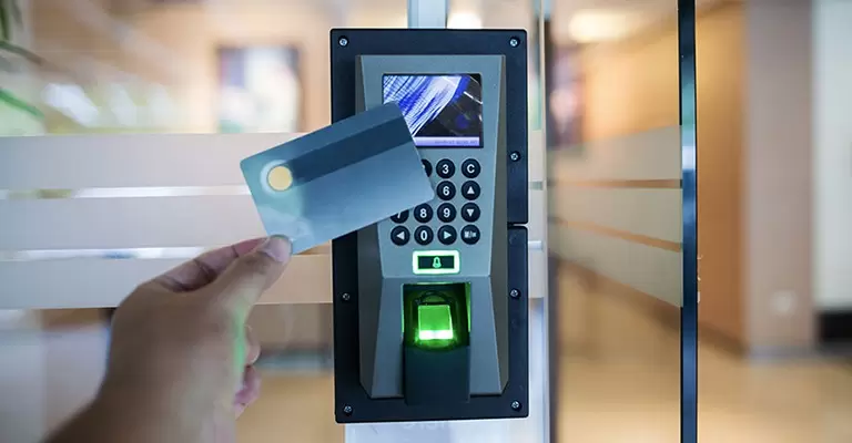 Kartlı Geçiş Sistemleri